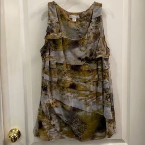 Multi-colored sleeveless sheer-tiered shirt